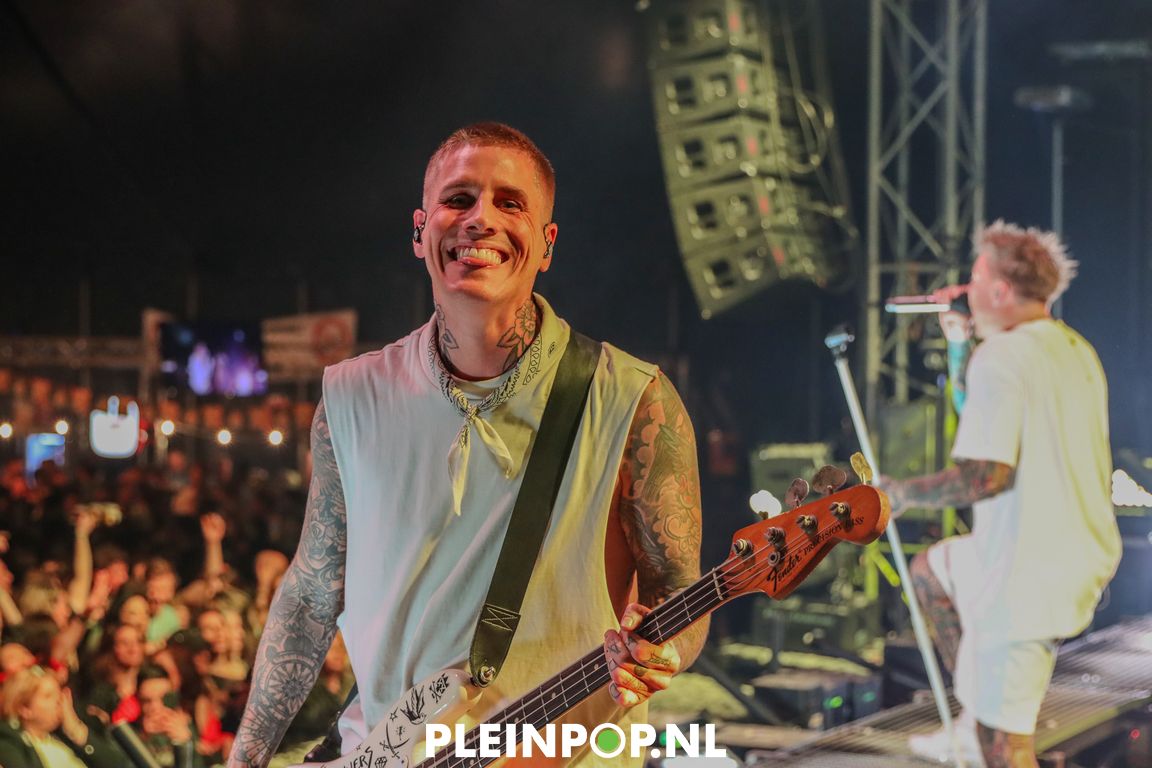 THE DIRTY DADDIES     (20)